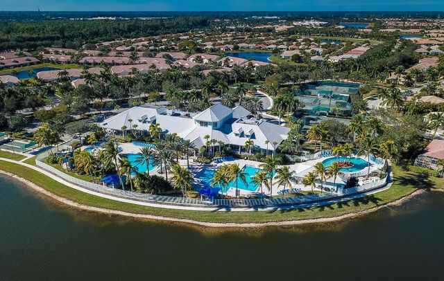 9740 Egret Chase Lane, West Palm Beach, FL 33411