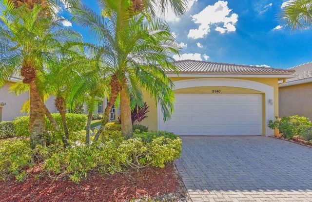 9740 Egret Chase Lane, West Palm Beach, FL 33411