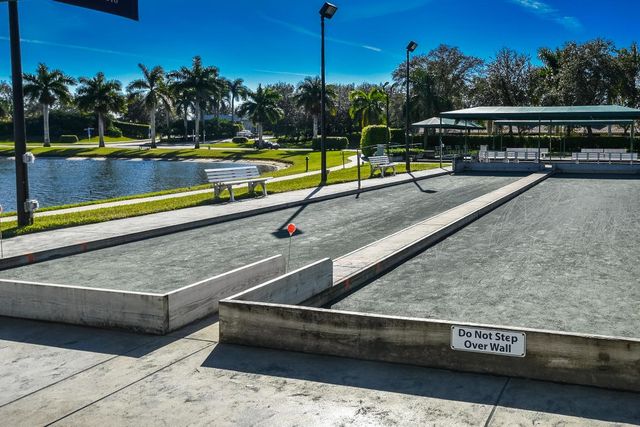 9740 Egret Chase Lane, West Palm Beach, FL 33411