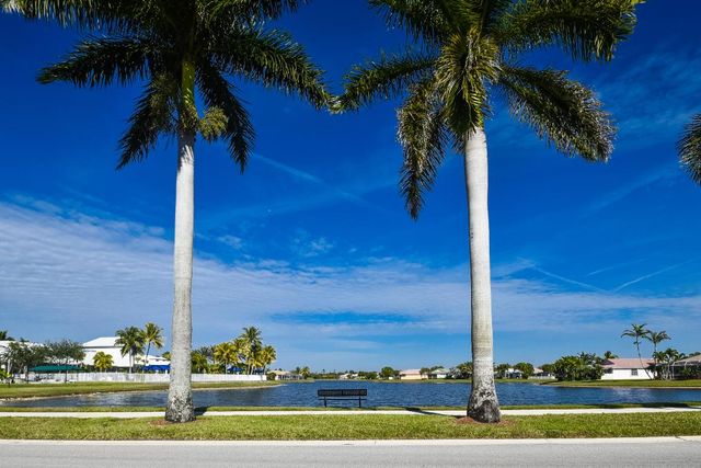 9740 Egret Chase Lane, West Palm Beach, FL 33411