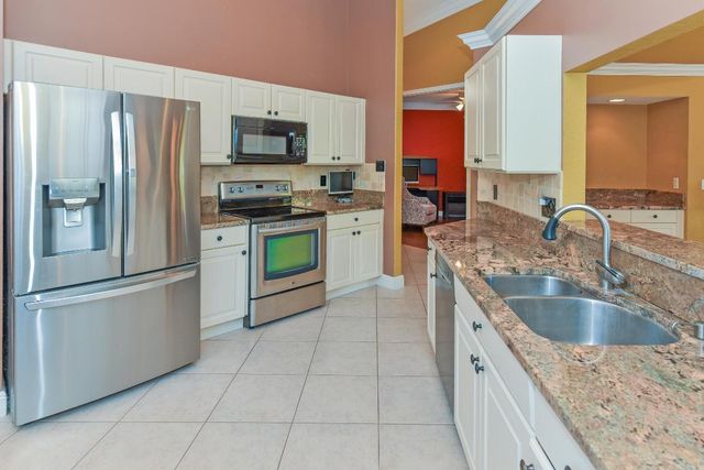 9740 Egret Chase Lane, West Palm Beach, FL 33411