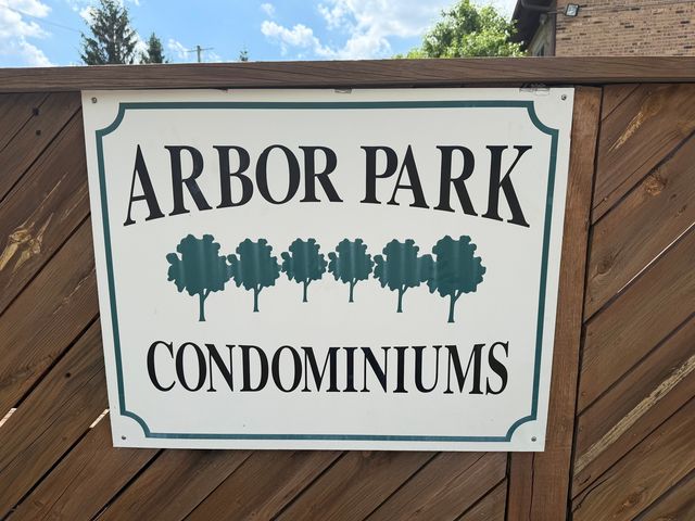 2200 Arbor Circle 1, Downers Grove, IL 60515