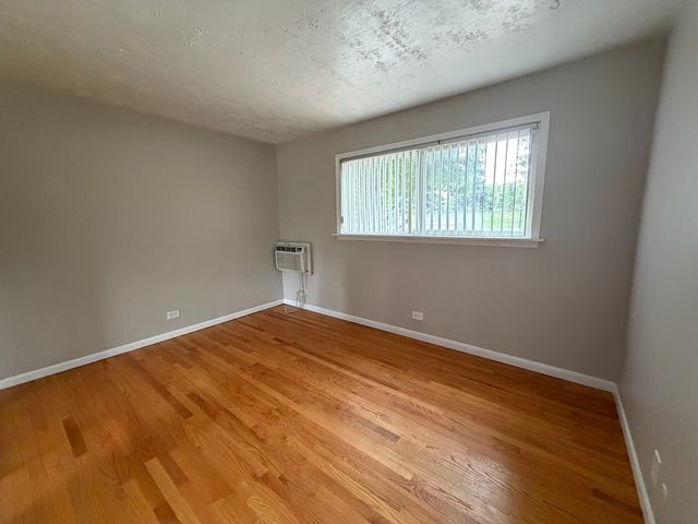 2200 Arbor Circle 1, Downers Grove, IL 60515