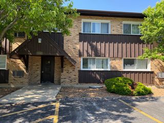 2200 Arbor Circle 1, Downers Grove, IL 60515