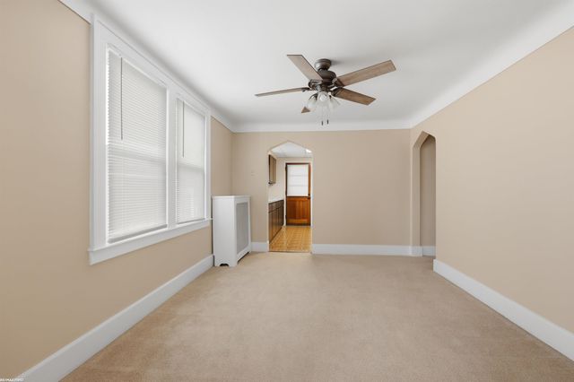 32203 Jefferson Avenue, St Clair Shores, MI 48082