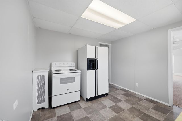 32203 Jefferson Avenue, St Clair Shores, MI 48082