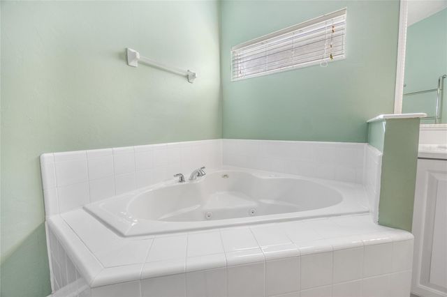 9934 NW 21ST AVENUE, Gainesville, FL 32606