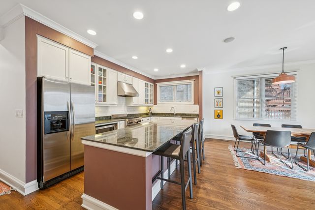 635 W Briar Place 1E, Chicago, IL 60657