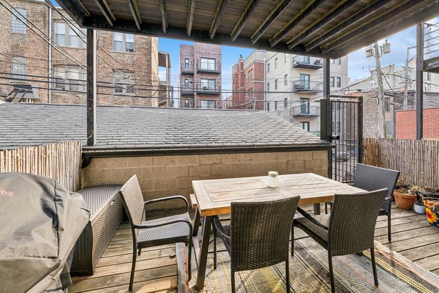 635 W Briar Place 1E, Chicago, IL 60657