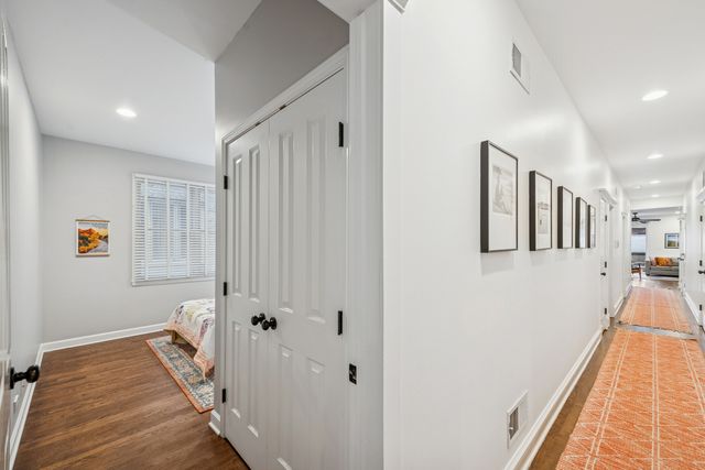 635 W Briar Place 1E, Chicago, IL 60657