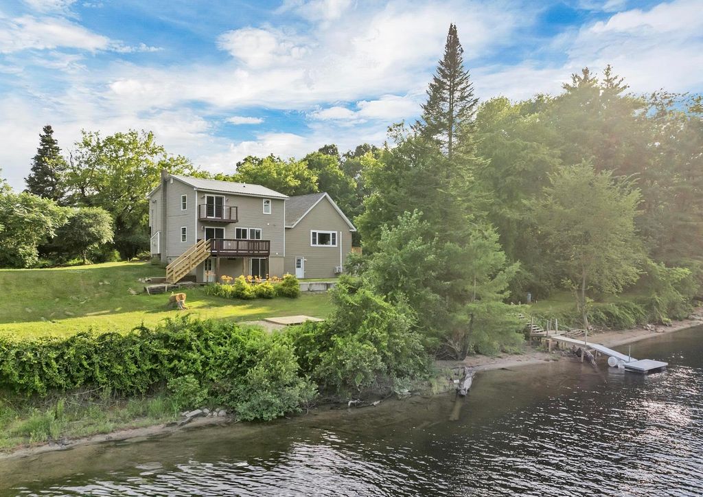 13 Ferry Road, Bow, NH 03304
