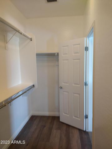 466 E Yellow Wood Avenue, San Tan Valley, AZ 85140