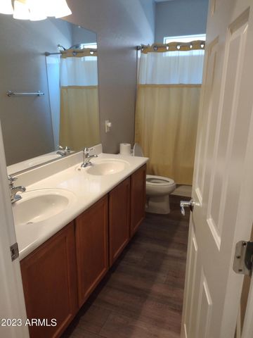 466 E Yellow Wood Avenue, San Tan Valley, AZ 85140