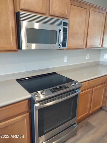 466 E Yellow Wood Avenue, San Tan Valley, AZ 85140