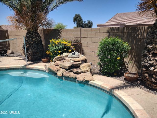 466 E Yellow Wood Avenue, San Tan Valley, AZ 85140