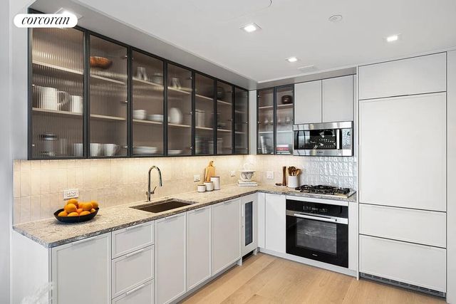 222 E Broadway Apt 12C, New York City, NY 10002
