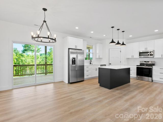 105 S Vineyard Village Drive, Old Fort, NC 28762