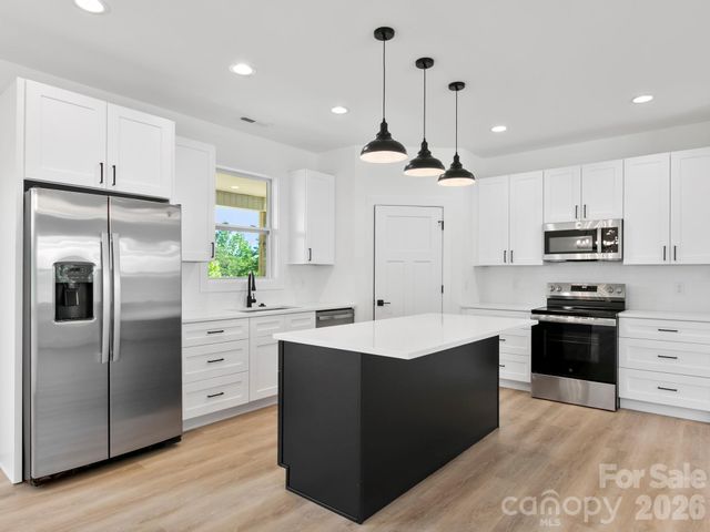 105 S Vineyard Village Drive, Old Fort, NC 28762