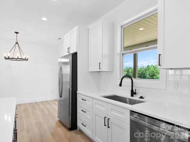 105 S Vineyard Village Drive, Old Fort, NC 28762
