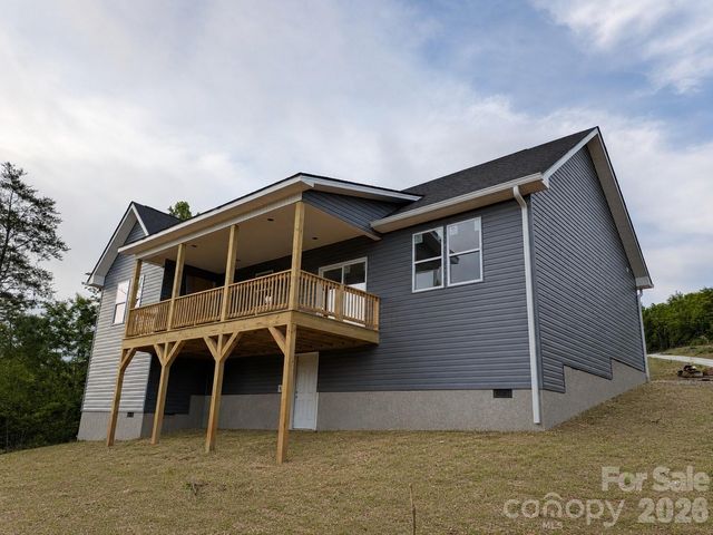 105 S Vineyard Village Drive, Old Fort, NC 28762