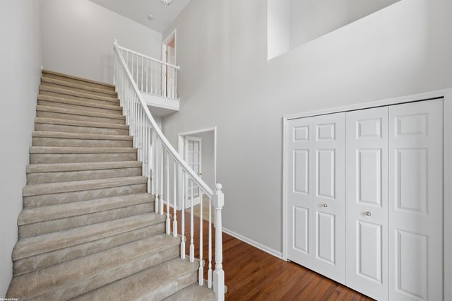 6884 Haymarket Street, Shelby Twp, MI 48317