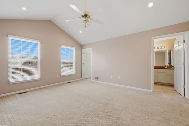 6884 Haymarket Street, Shelby Twp, MI 48317