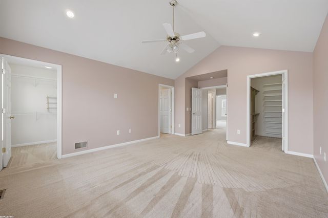 6884 Haymarket Street, Shelby Twp, MI 48317