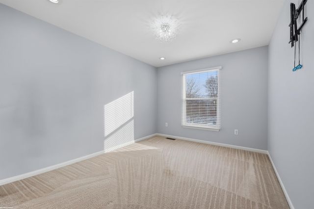 6884 Haymarket Street, Shelby Twp, MI 48317