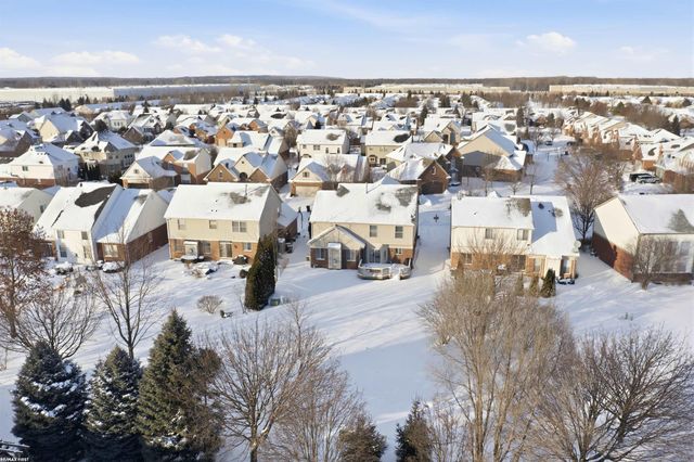 6884 Haymarket Street, Shelby Twp, MI 48317