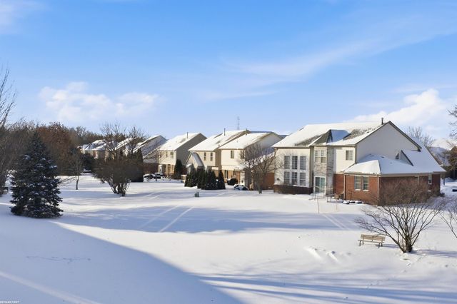 6884 Haymarket Street, Shelby Twp, MI 48317