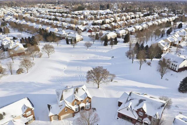 6884 Haymarket Street, Shelby Twp, MI 48317