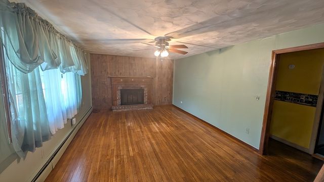 7 Charlotte Dr, Bristol, RI 02809