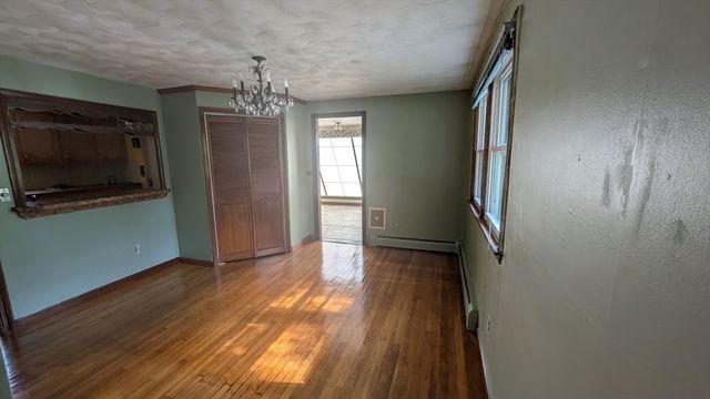 7 Charlotte Dr, Bristol, RI 02809