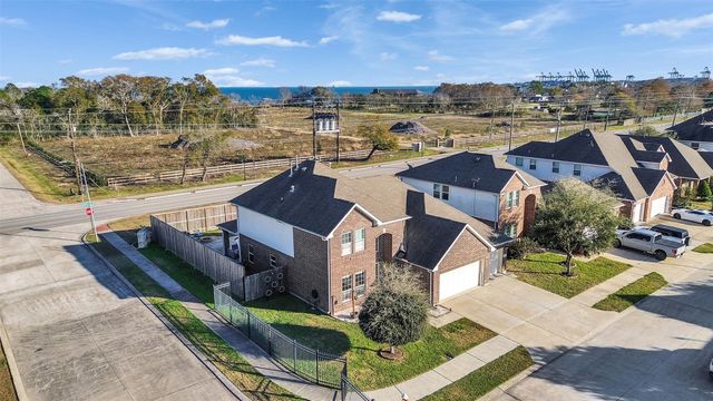 2001 Troon Drive, La Porte, TX 77571