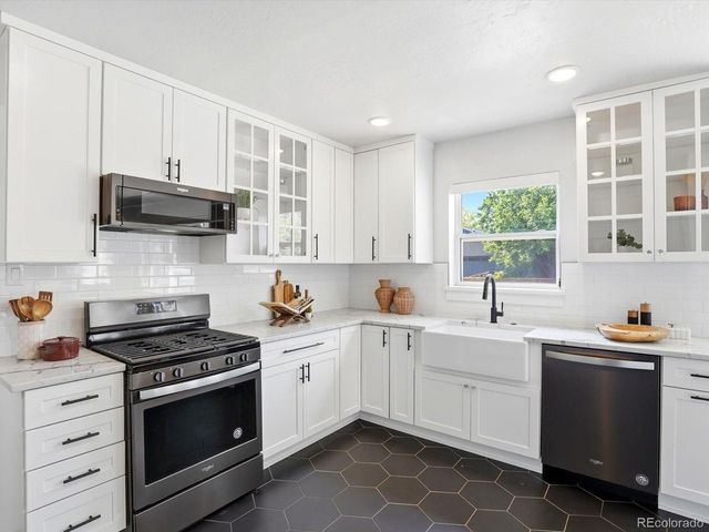 1200 Jasmine St, Denver, CO 80220