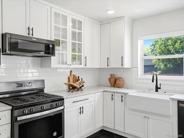 1200 Jasmine St, Denver, CO 80220