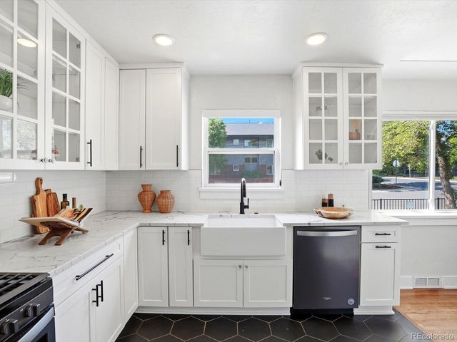 1200 Jasmine St, Denver, CO 80220