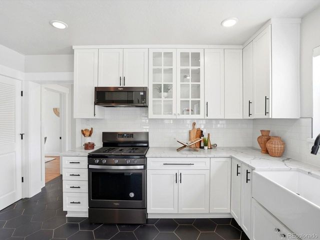 1200 Jasmine St, Denver, CO 80220