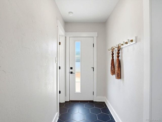 1200 Jasmine St, Denver, CO 80220