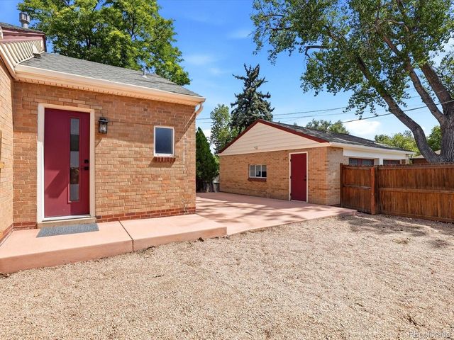 1200 Jasmine St, Denver, CO 80220