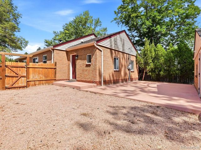 1200 Jasmine St, Denver, CO 80220