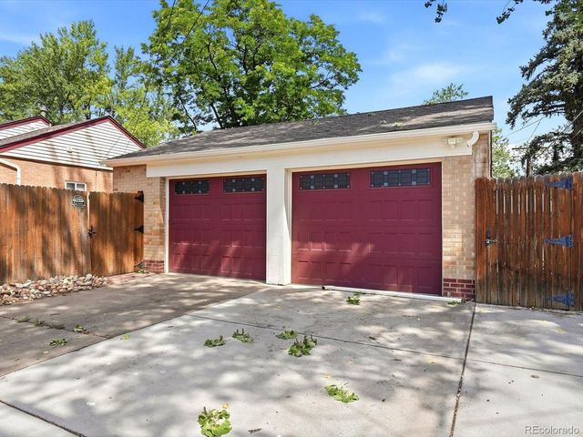1200 Jasmine St, Denver, CO 80220