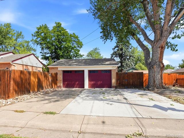 1200 Jasmine St, Denver, CO 80220
