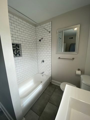 3 Orchard St 3, Newton, MA 02458