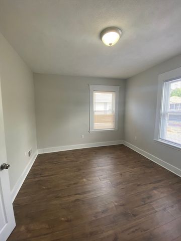 3 Orchard St 3, Newton, MA 02458