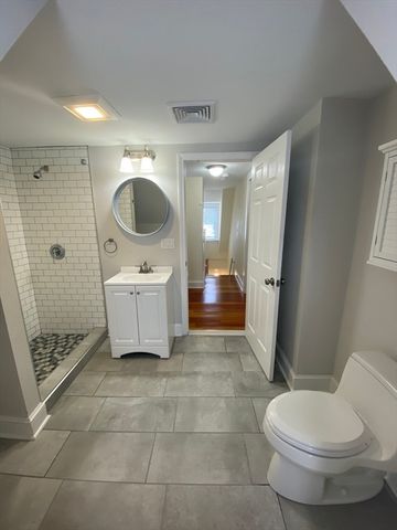 3 Orchard St 3, Newton, MA 02458