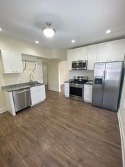 3 Orchard St 3, Newton, MA 02458