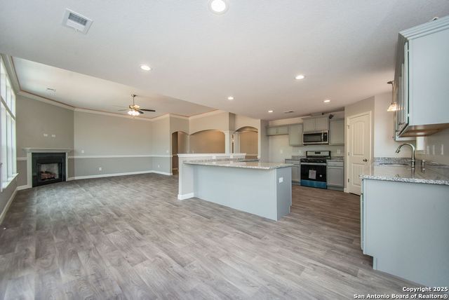 112 Oakmont Lane, La Vernia, TX 78121