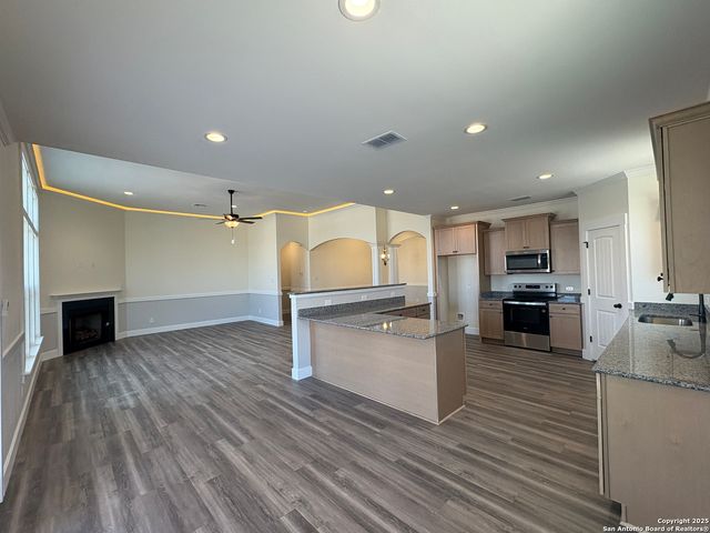 112 Oakmont Lane, La Vernia, TX 78121