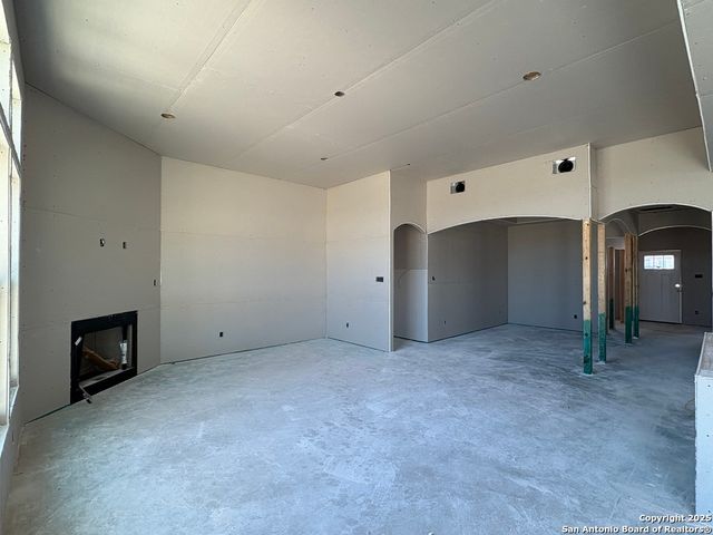 112 Oakmont Lane, La Vernia, TX 78121